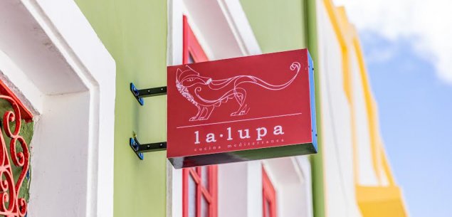 Restaurante La Lupa inaugura novo espaço para happy hour com cardápio especial