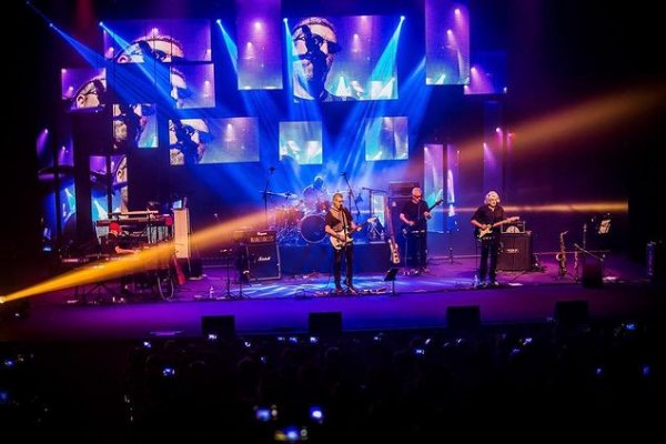 Armazém Convention sedia show de despedida da banda Dire Straits Legacy após turnê no Brasil   